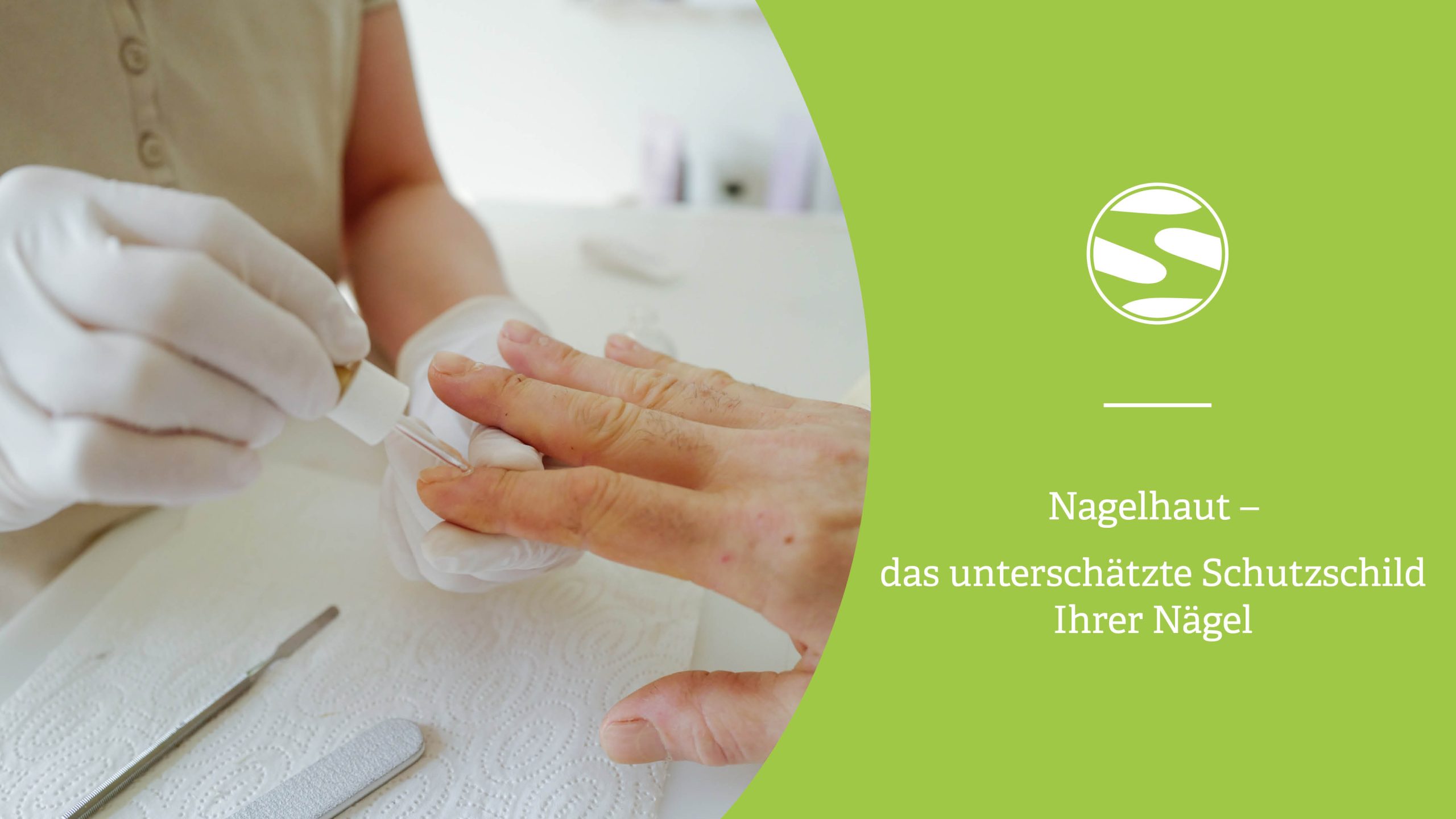 Nagelhautentferner wird mit einer Pipette auf die Nagelhaut aufgetragen